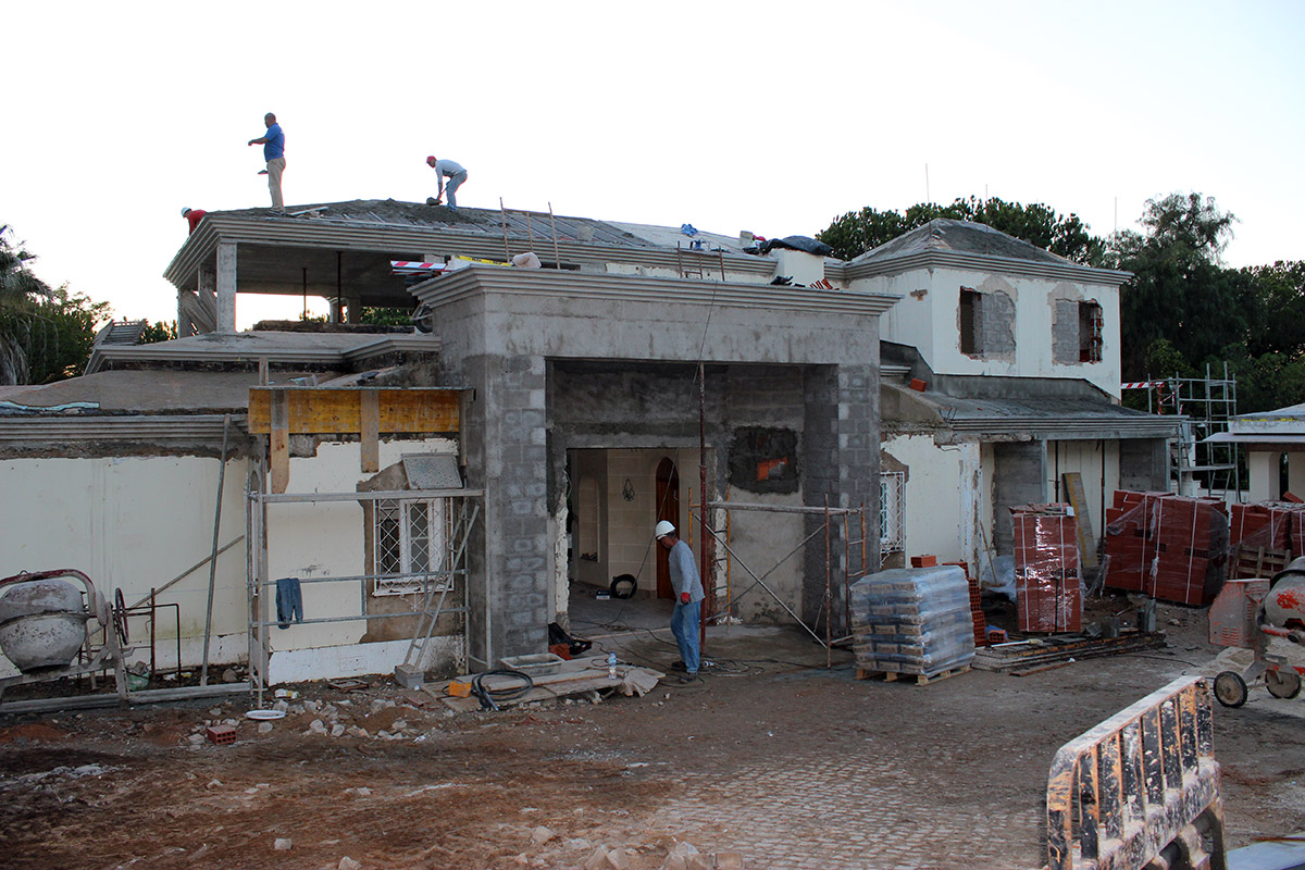 Villa Refurbishment in Pinheiros Altos