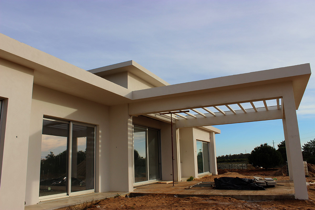 New Villa in Laranjal